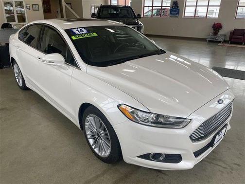 White Platinum Clearcoat Metallic 2014 Ford Fusion SE