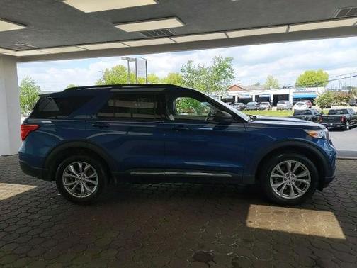 ATLAS BLUE METALLIC 2023 Ford Explorer XLT