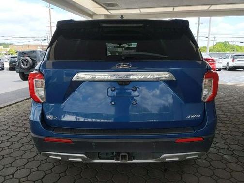 ATLAS BLUE METALLIC 2023 Ford Explorer XLT