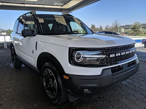 OXFORD WHITE 2025 Ford Bronco Sport OUTER BANKS