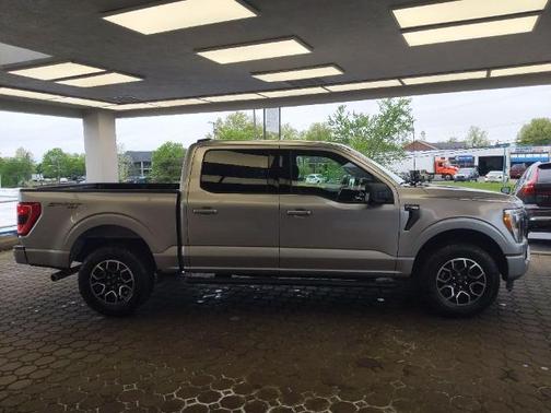 ICONIC SILVER METALLIC 2023 Ford F-150 XLT