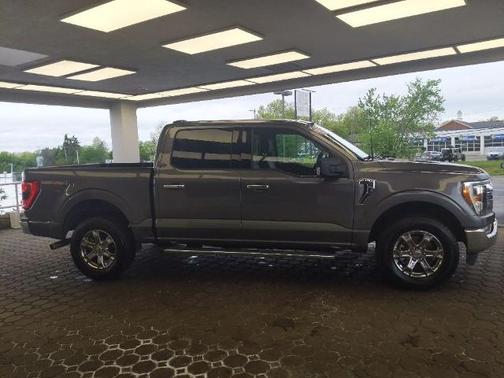 CARBONIZED GRAY METALLIC 2023 Ford F-150 XLT
