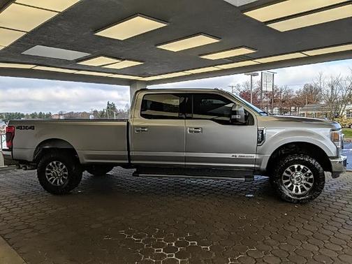 2022 Ford F-350 LARIAT SUPER DUTY
