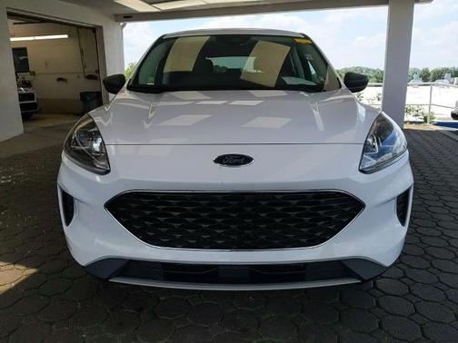 OXFORD WHITE 2022 Ford Escape SE