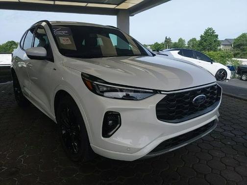 STAR WHITE METALLIC TRI-COA 2023 Ford Escape ST-LINE ELITE