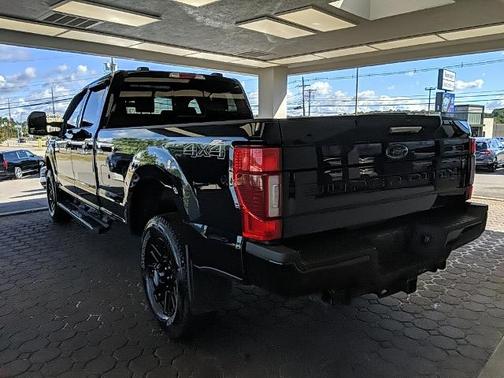 2022 Ford F-350 LARIAT SUPER DUTY