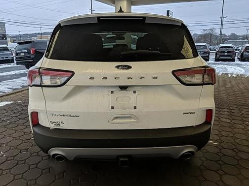 2022 Ford Escape TITANIUM