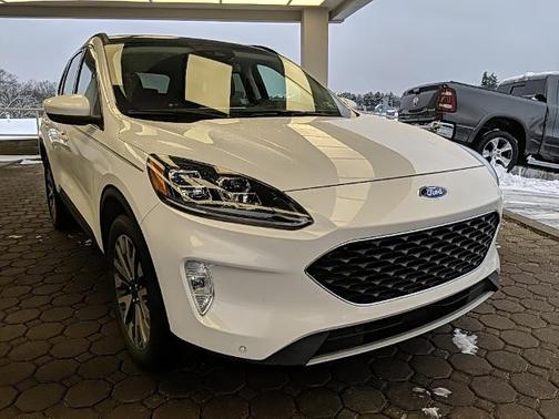 2022 Ford Escape TITANIUM