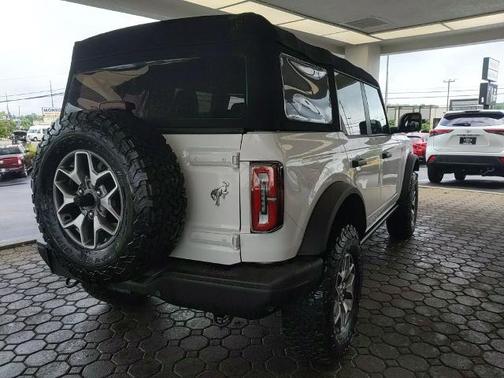 OXFORD WHITE 2025 Ford Bronco BADLANDS
