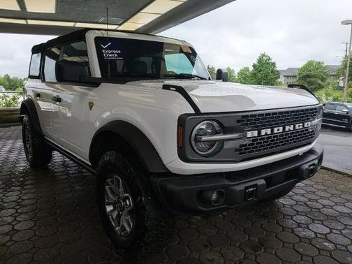 OXFORD WHITE 2025 Ford Bronco BADLANDS