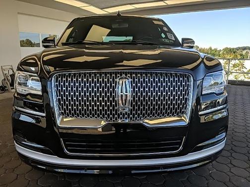 2024 Lincoln Navigator PREMIERE