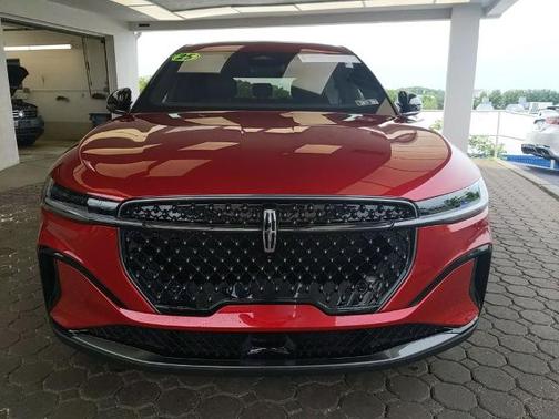 RED CARPET MET CC 2025 Lincoln Nautilus PREMIERE