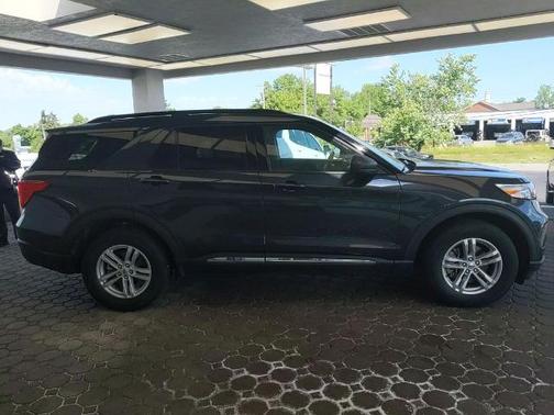 STONE BLUE METALLIC 2024 Ford Explorer XLT