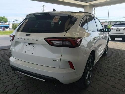 STAR WHITE METALLIC TRI-COA 2024 Ford Escape ST-LINE