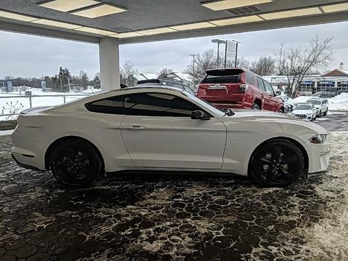 2021 Ford Mustang ECOBOOST