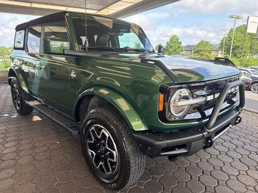 ERUPTION GREEN METALLIC 2024 Ford Bronco OUTER BANKS