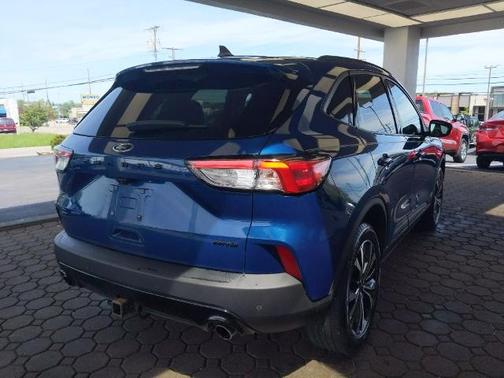 ATLAS BLUE METALLIC 2022 Ford Escape SEL