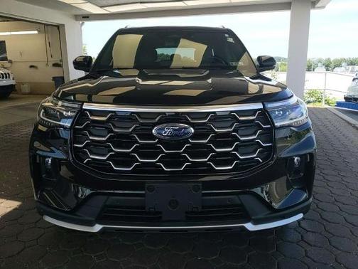 AGATE BLACK METALLIC 2025 Ford Explorer PLATINUM