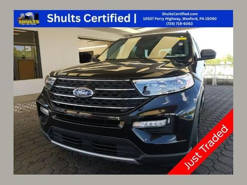 AGATE BLACK METALLIC 2023 Ford Explorer XLT