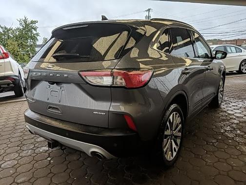 2022 Ford Escape TITANIUM