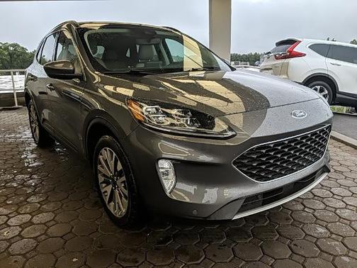 2022 Ford Escape TITANIUM