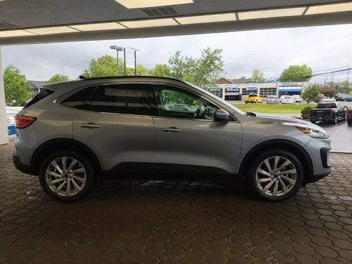 ICED BLUE SILVER METALLIC 2022 Ford Escape TITANIUM