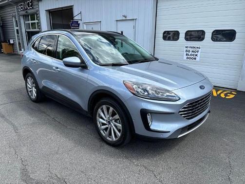 ICED BLUE SILVER METALLIC 2022 Ford Escape TITANIUM