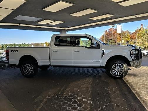 2022 Ford F-350 LARIAT SUPER DUTY