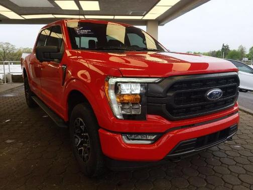 RACE RED 2023 Ford F-150 XLT