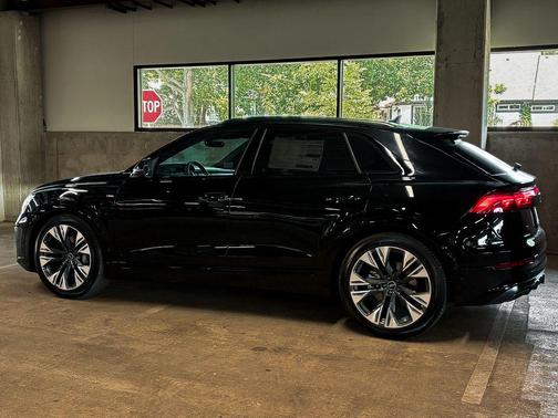 Mythos Black Metallic 2026 Audi Q8 55 Prestige
