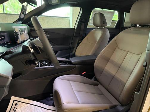 Glacier White Metallic 2026 Audi Q3 TFSI quattro S tronic
