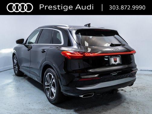 Mythos Black Metallic 2025 Audi Q5 Prestige TFSI quattro S tronic