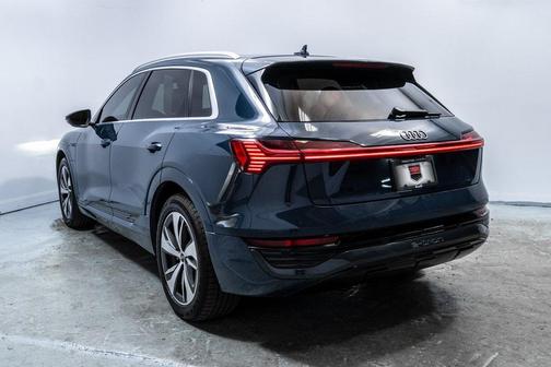2024 Audi Q8 e-tron Premium