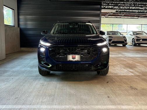 Navarra Blue Metallic 2026 Audi Q3 TFSI quattro S tronic