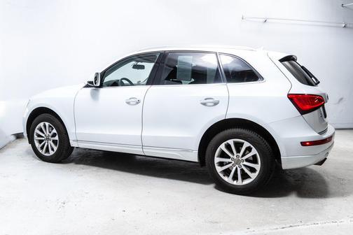 White 2016 Audi Q5 2.0T Premium