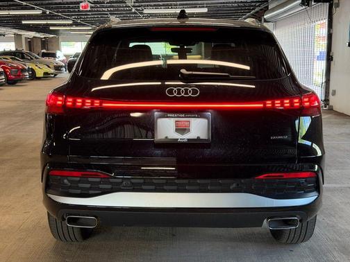 Mythos Black Metallic 2026 Audi Q5 Premium Plus TFSI quattro S tronic
