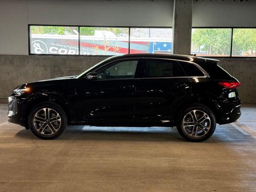 Mythos Black Metallic 2026 Audi Q5 Premium Plus TFSI quattro S tronic