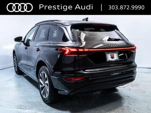 2025 Audi Q6 e-tron Premium quattro