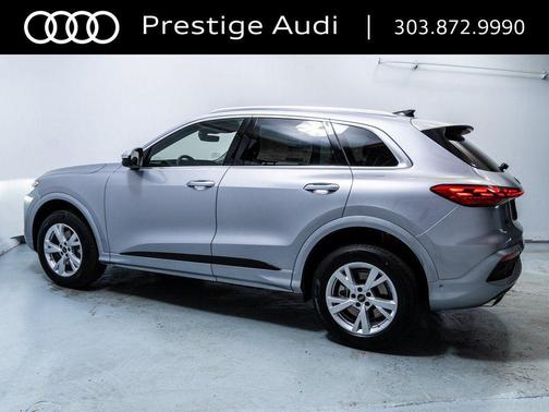 Florett Silver Metallic 2025 Audi Q5 Premium TFSI quattro S tronic