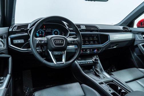 2024 Audi Q3 Premium 45 TFSI S line quattro Tiptronic