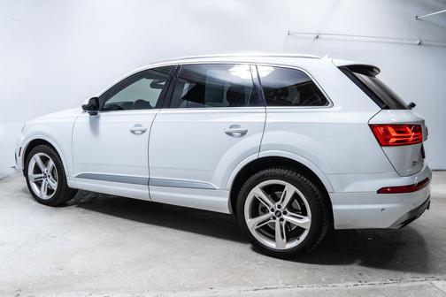 Glacier White Metallic 2019 Audi Q7 55 Prestige