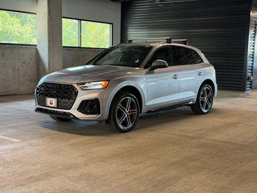 Florett Silver Metallic 2024 Audi Q5 e 55 S line Premium Plus