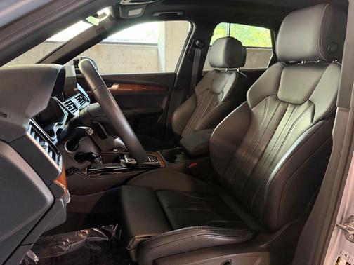 Florett Silver Metallic 2024 Audi Q5 e 55 S line Premium Plus