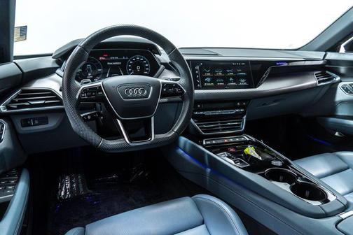 Daytona Gray Pearl 2023 Audi e-tron GT Prestige quattro