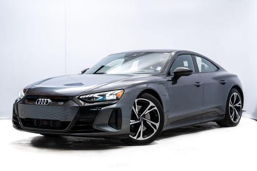 Daytona Gray Pearl 2023 Audi e-tron GT Prestige quattro