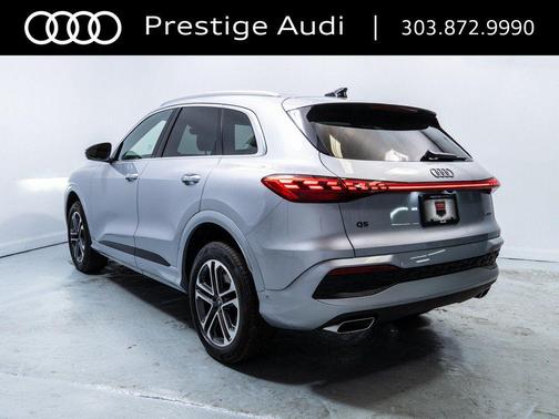 Florett Silver Metallic 2025 Audi Q5 Premium TFSI quattro S tronic
