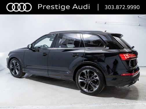 Mythos Black Metallic 2026 Audi Q7 55 Premium Plus
