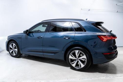 Plasma Blue Metallic 2024 Audi Q8 e-tron Premium