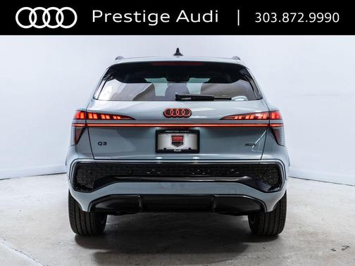 Arrow Gray Pearl Effect 2026 Audi Q3 TFSI quattro S tronic