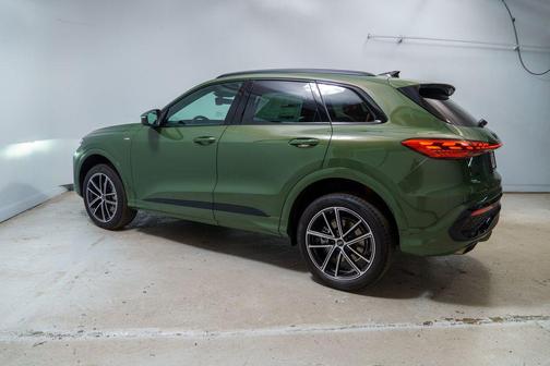 District Green Metallic 2026 Audi Q5 Premium Plus TFSI quattro S tronic